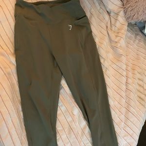 Gym shark leggings and crop top